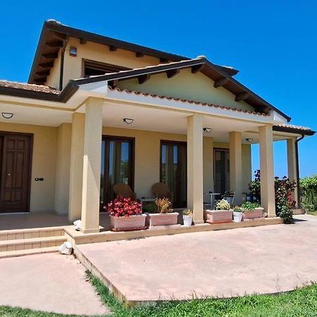 B & B Le Tre Rose Tollo Экстерьер фото