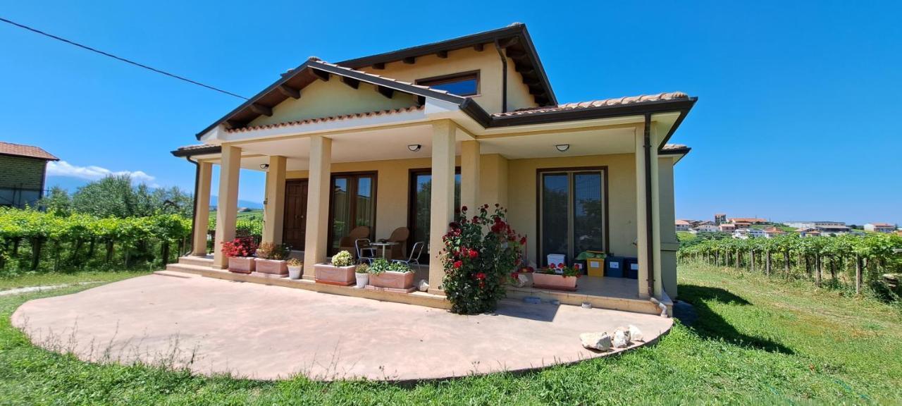 B & B Le Tre Rose Tollo Экстерьер фото
