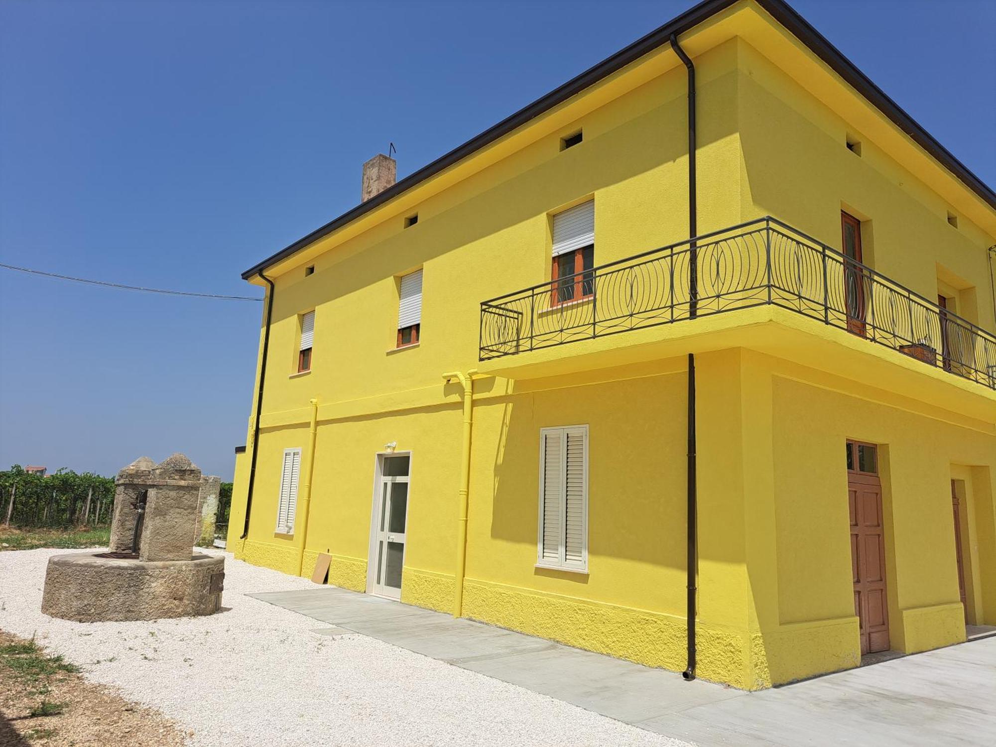 B & B Le Tre Rose Tollo Экстерьер фото